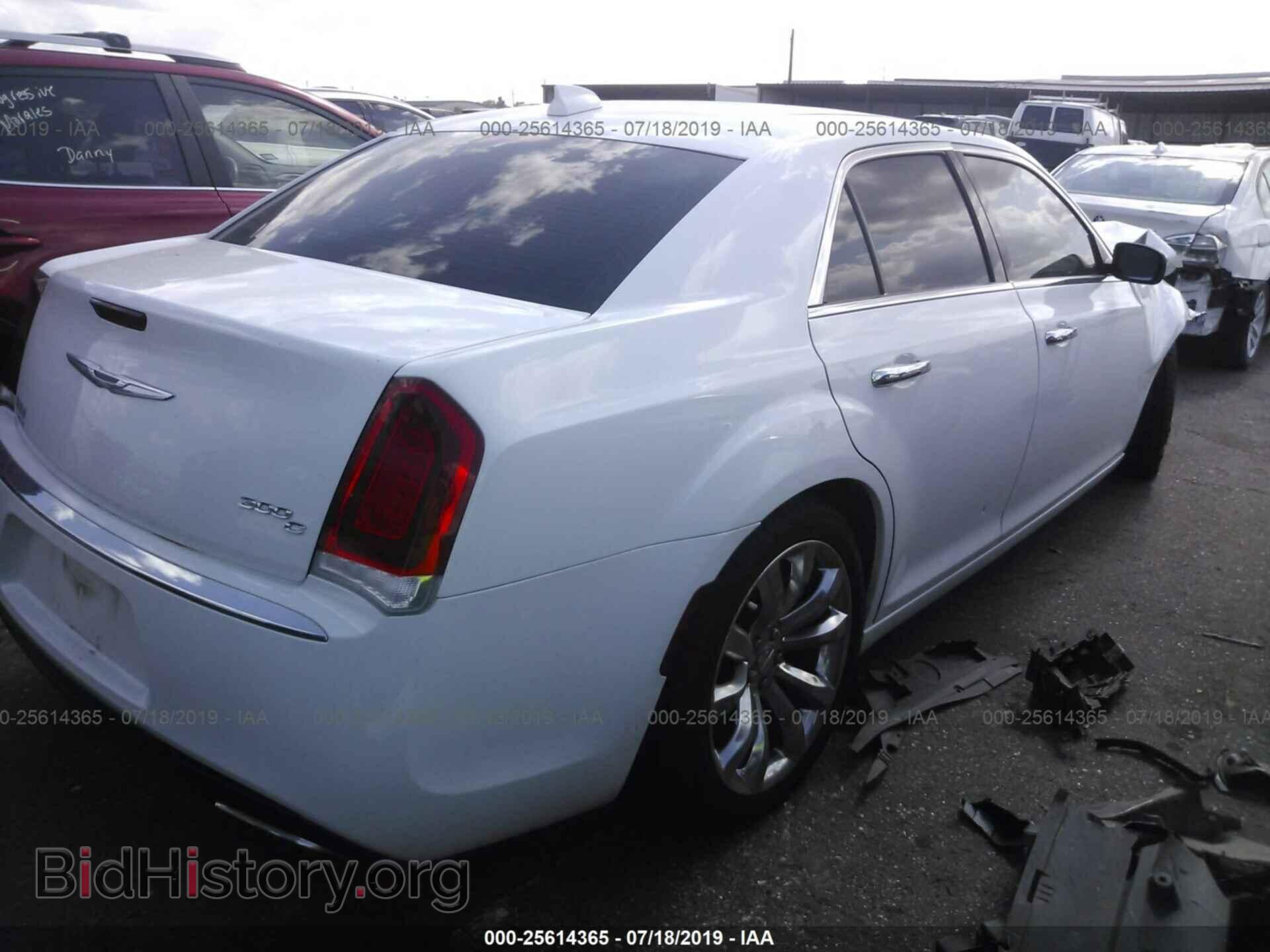2015 CHRYSLER 300C - VIN: 2C3CCAEGXFH803214 - Фото 4