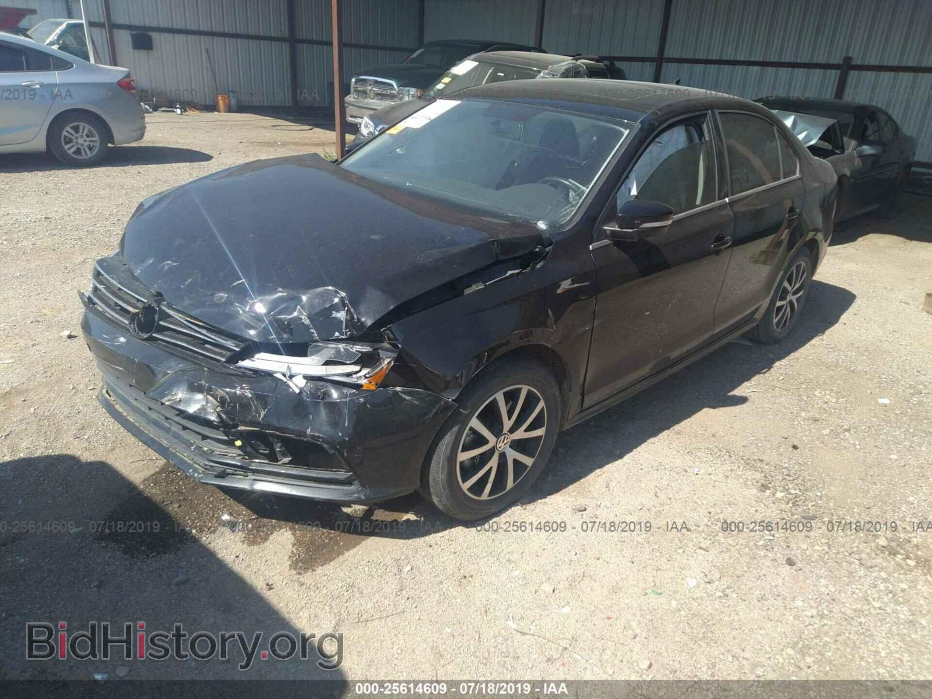 2017 VOLKSWAGEN JETTA - VIN: 3VWDB7AJ6HM207249 - Photo 2