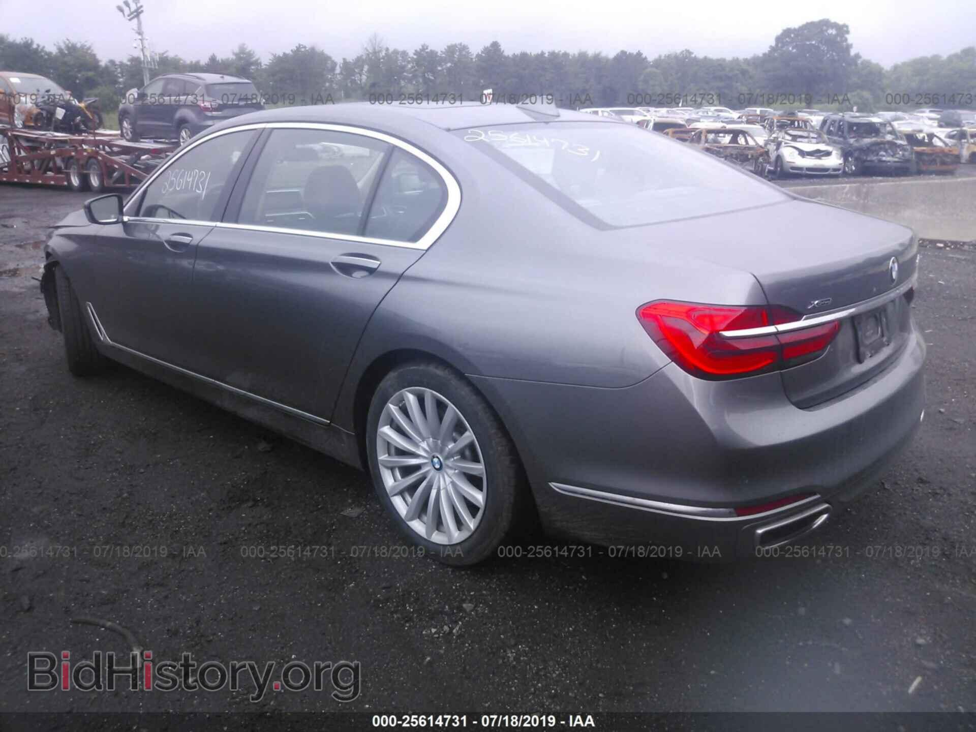 2018 BMW 740 - VIN: WBA7E4C55JGV24085 - Фото 3