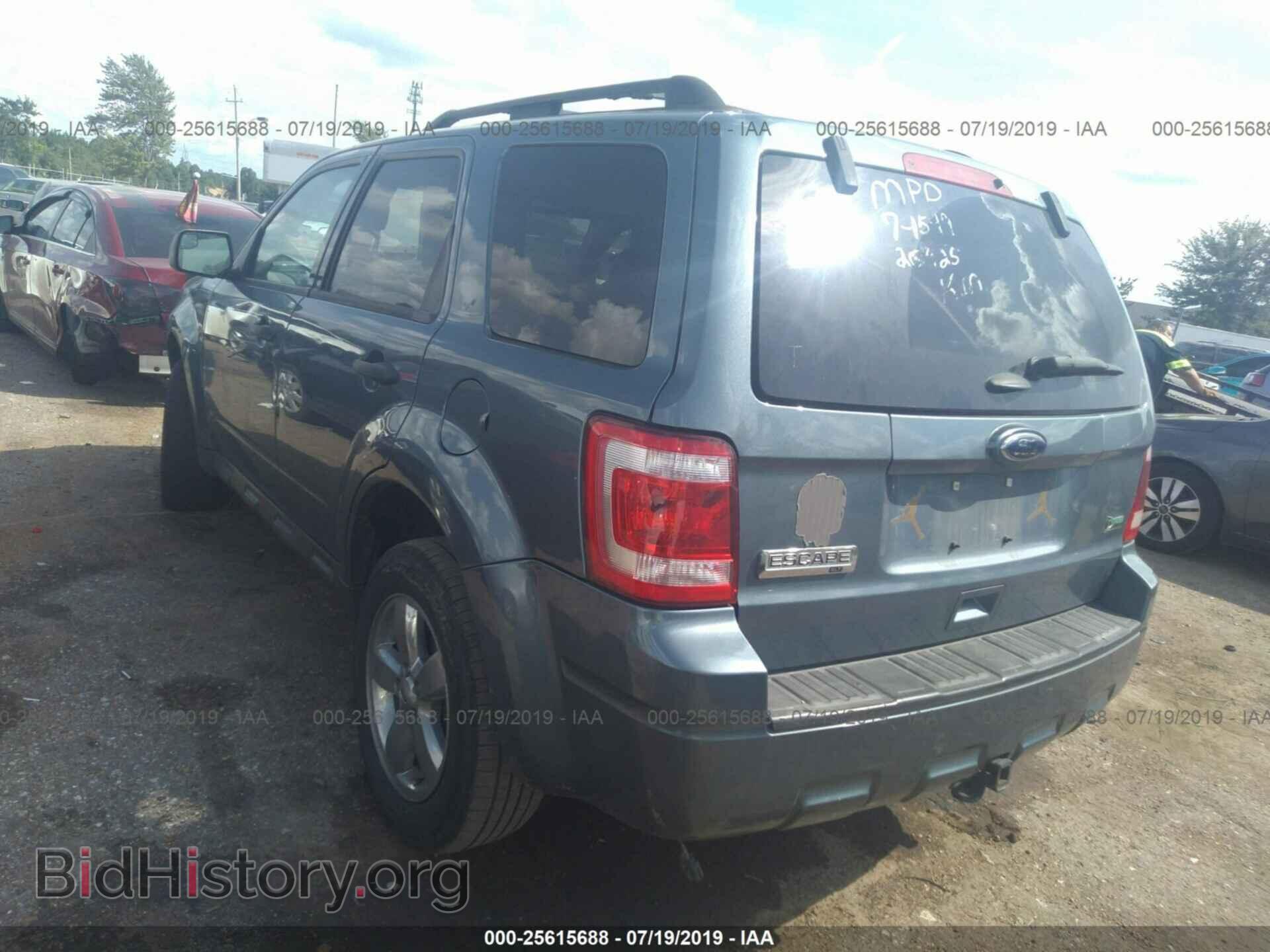 2011 FORD ESCAPE - VIN: 1FMCU0DG5BKB63643 - Фото 3