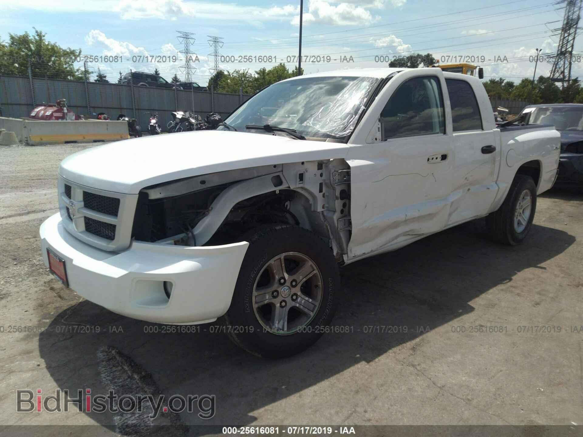 2011 DODGE DAKOTA - VIN: 1D7RW3GK8BS579444 - Фото 2