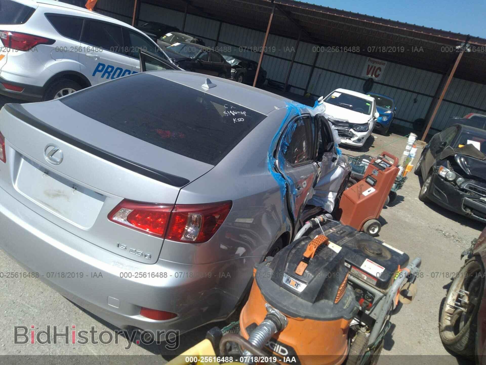 2011 LEXUS IS - VIN: JTHBF5C24B5135052 - Фото 4