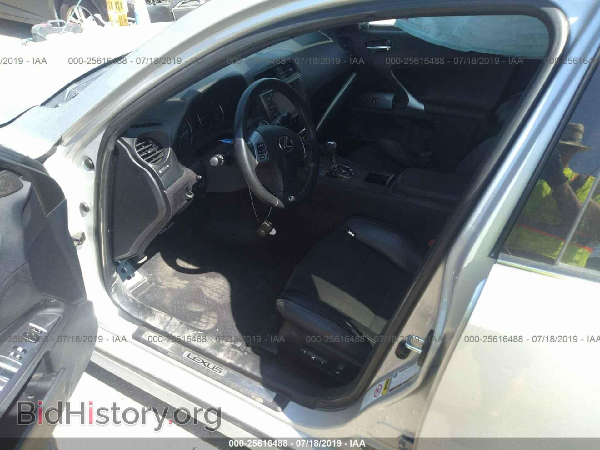 2011 LEXUS IS - VIN: JTHBF5C24B5135052 - Фото 5