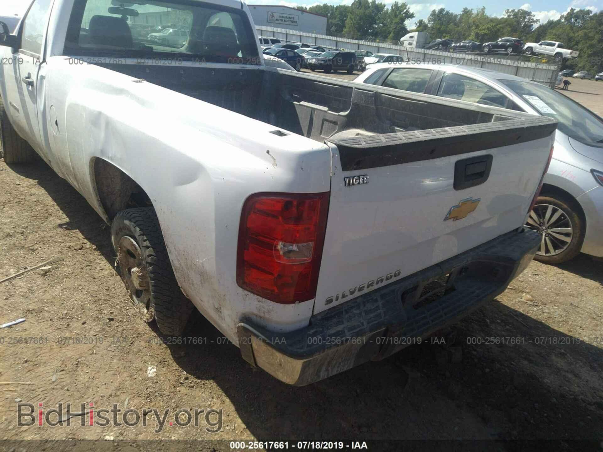 2013 CHEVROLET SILVERADO - VIN: 1GCNCPEX1DZ250652 - Фото 3