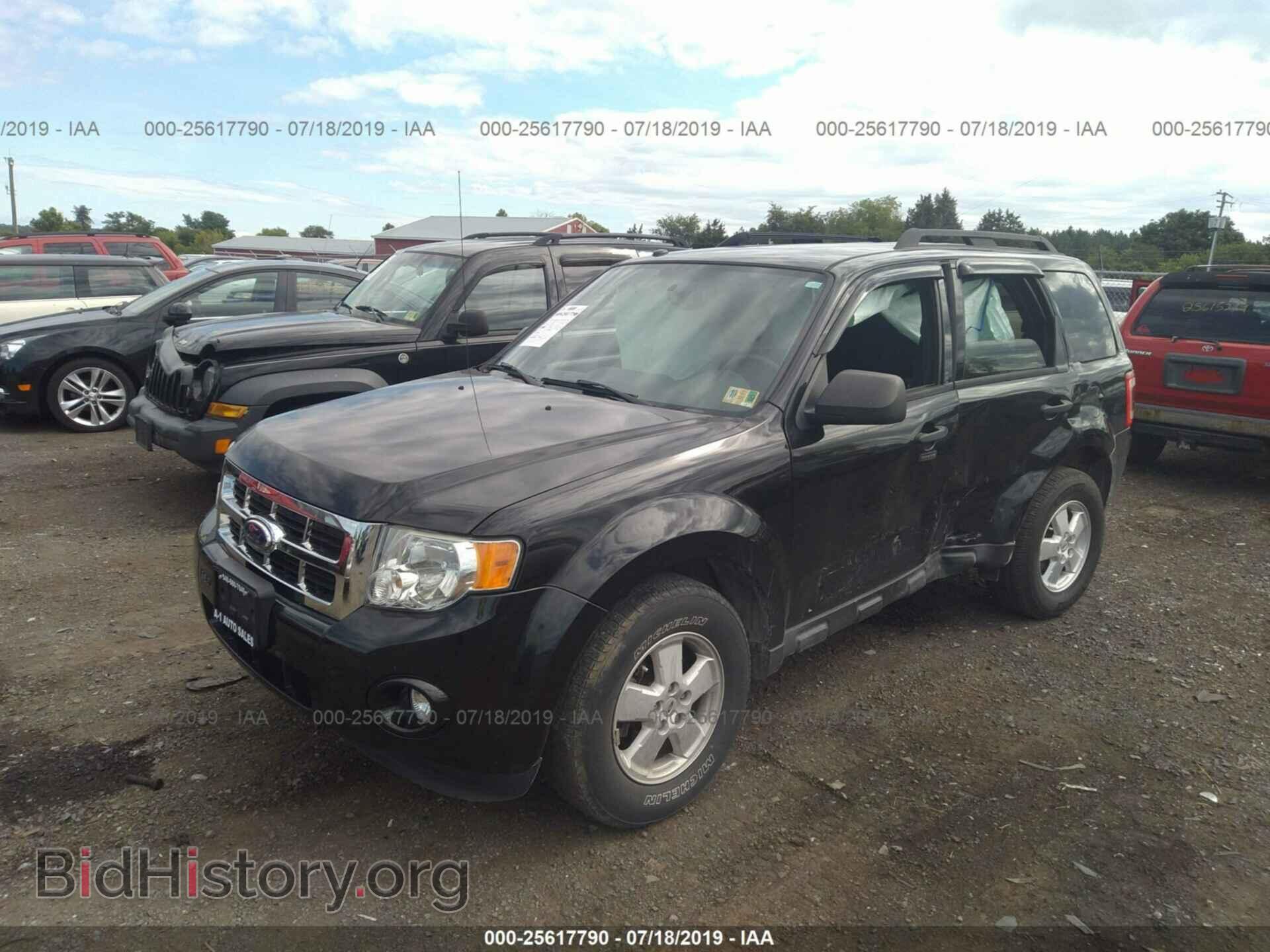 2011 FORD ESCAPE - VIN: 1FMCU9DG9BKC64754 - Photo 2