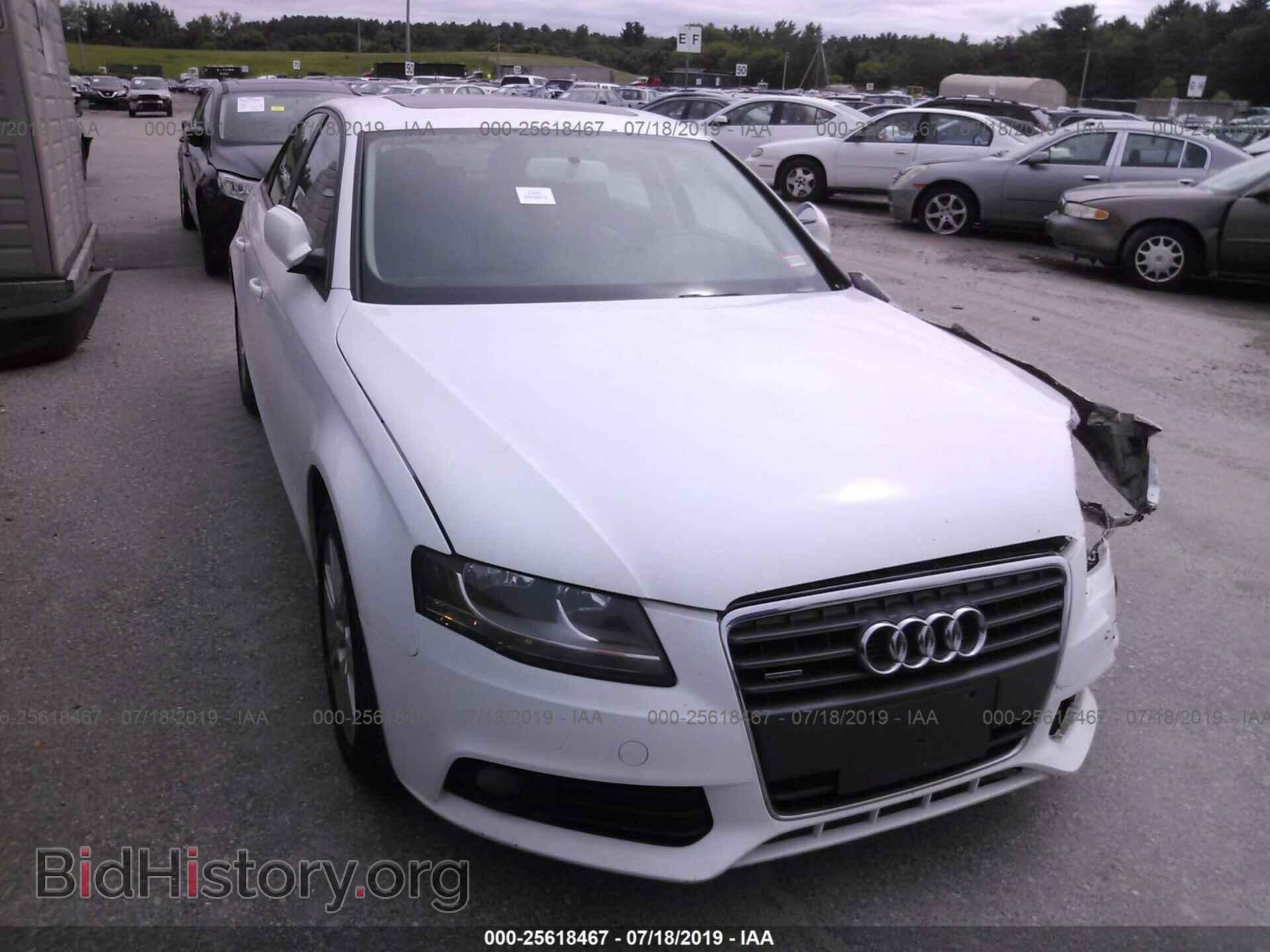 Фотография WAUDFAFLXBA086435 - AUDI A4 2011