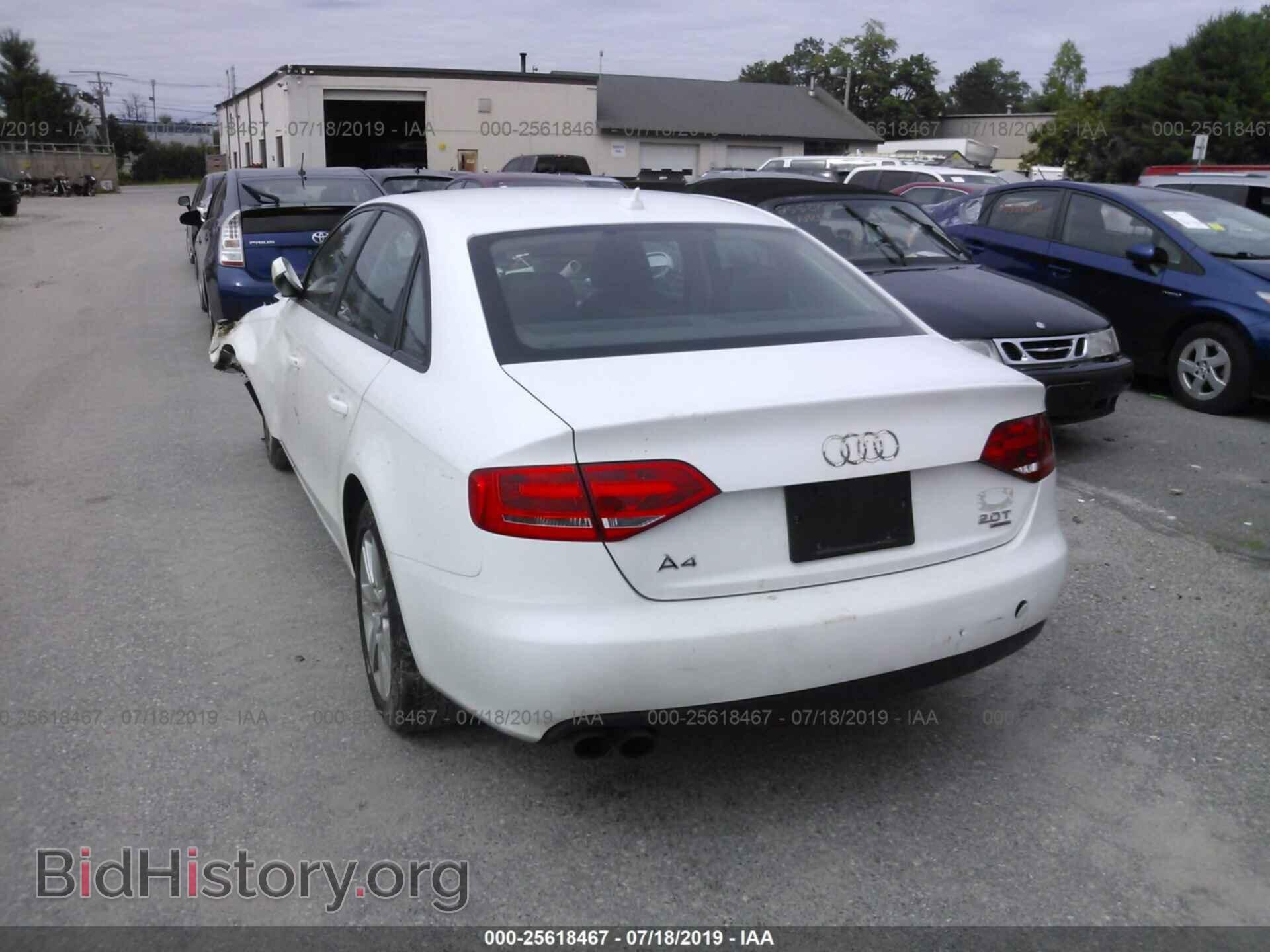 2011 AUDI A4 - VIN: WAUDFAFLXBA086435 - Фото 3