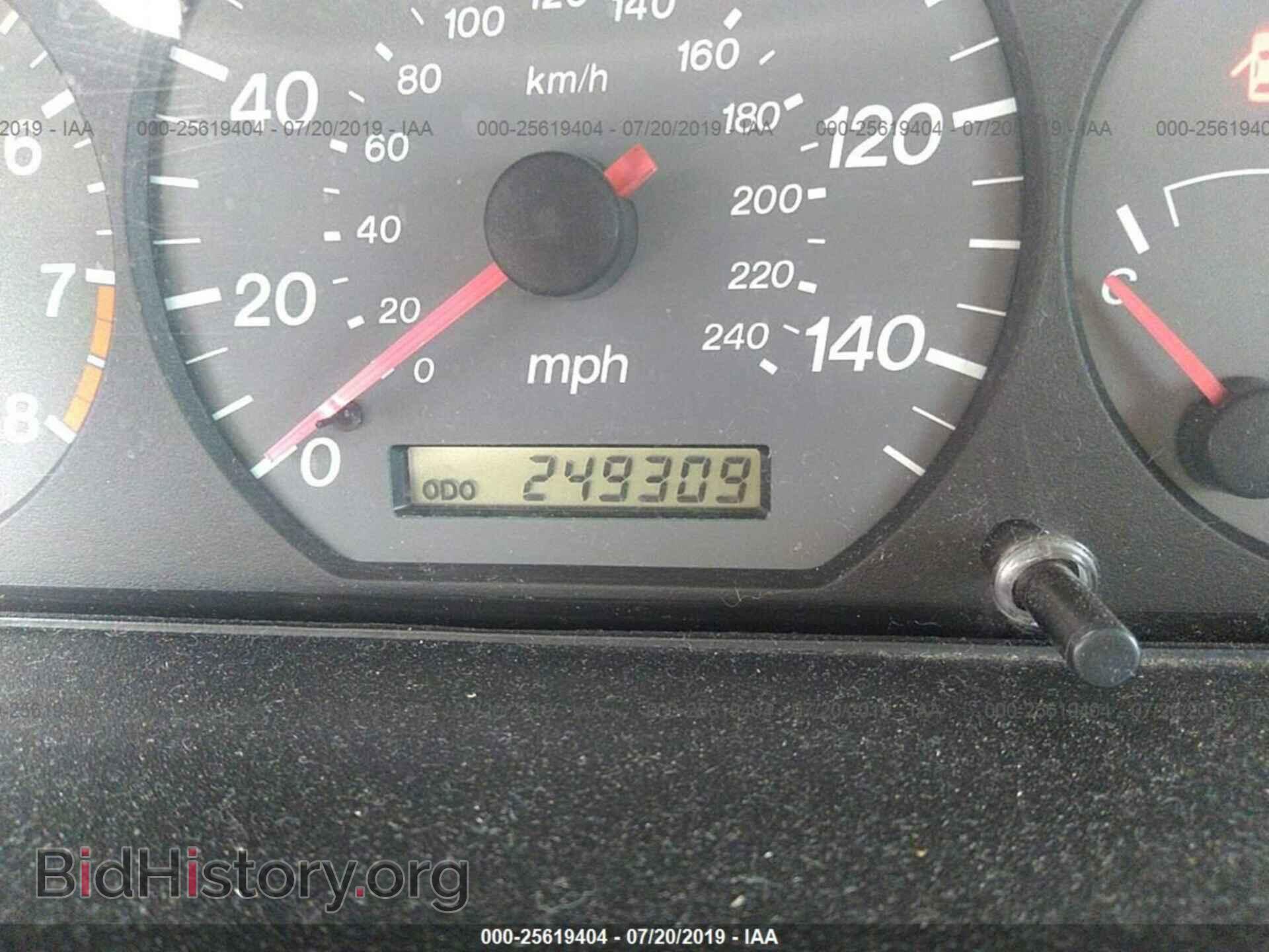 2000 MAZDA 626 - VIN: 1YVGF22D5Y5105568 - Фото 7