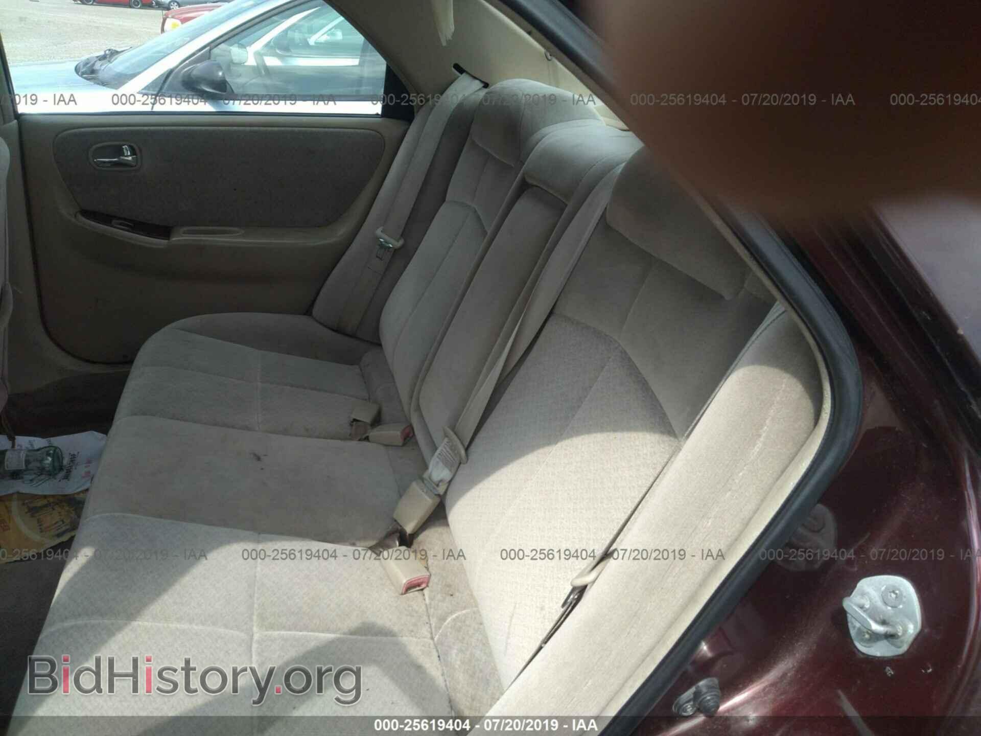2000 MAZDA 626 - VIN: 1YVGF22D5Y5105568 - Фото 8