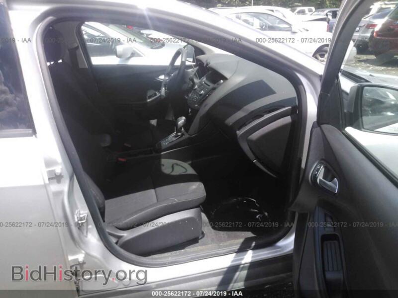 2016 Ford FOCUS (VIN 1FADP3F28GL371512) — photo 5 of 10