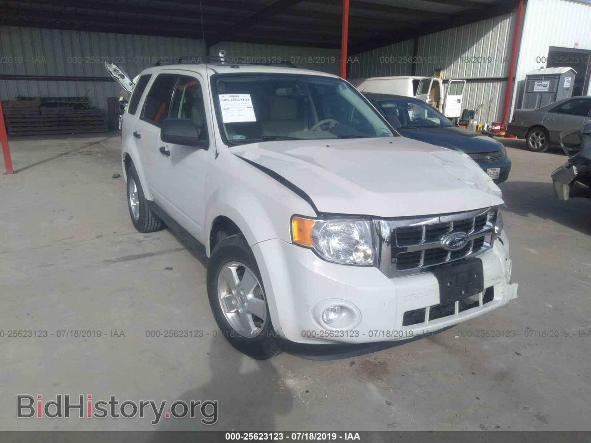 Photo 1FMCU0D77CKB03574 - FORD ESCAPE 2012