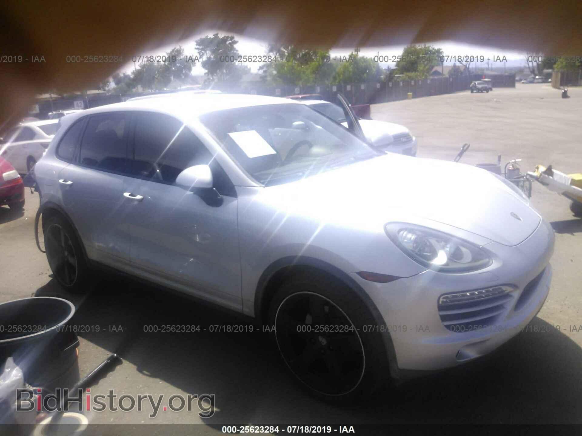 Photo WP1AA2A26BLA01084 - PORSCHE CAYENNE 2011