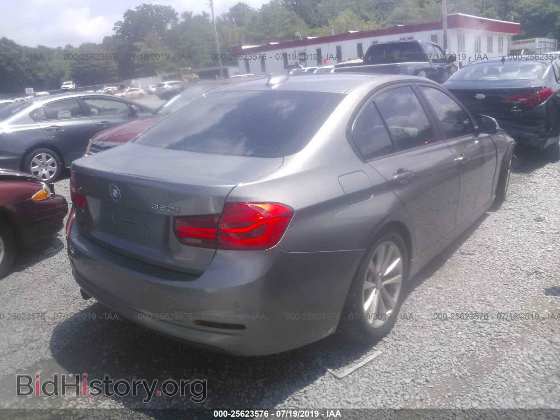 2016 BMW 320 - VIN: WBA8E5G58GNU20344 - Photo 4