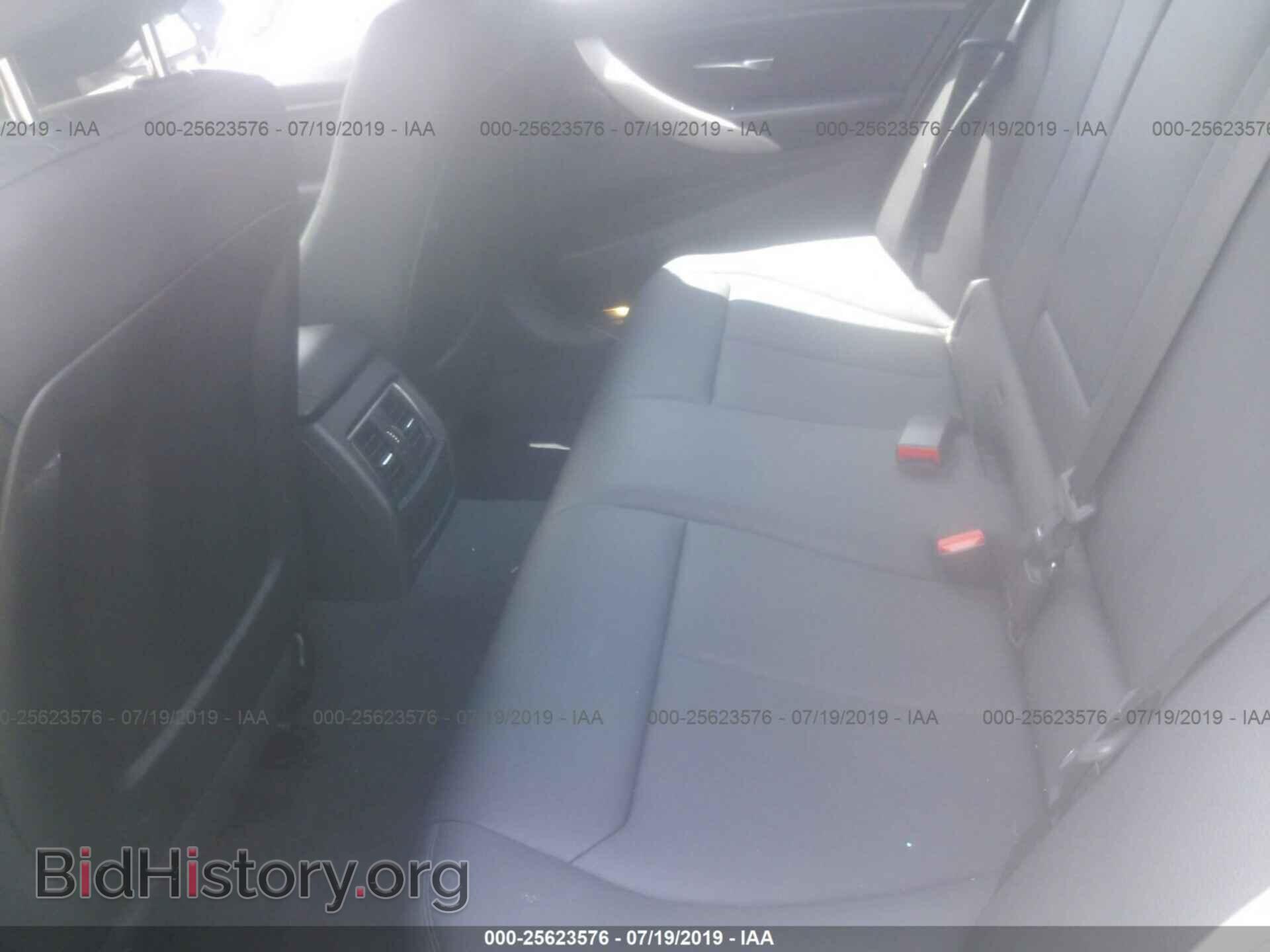 2016 BMW 320 - VIN: WBA8E5G58GNU20344 - Photo 7
