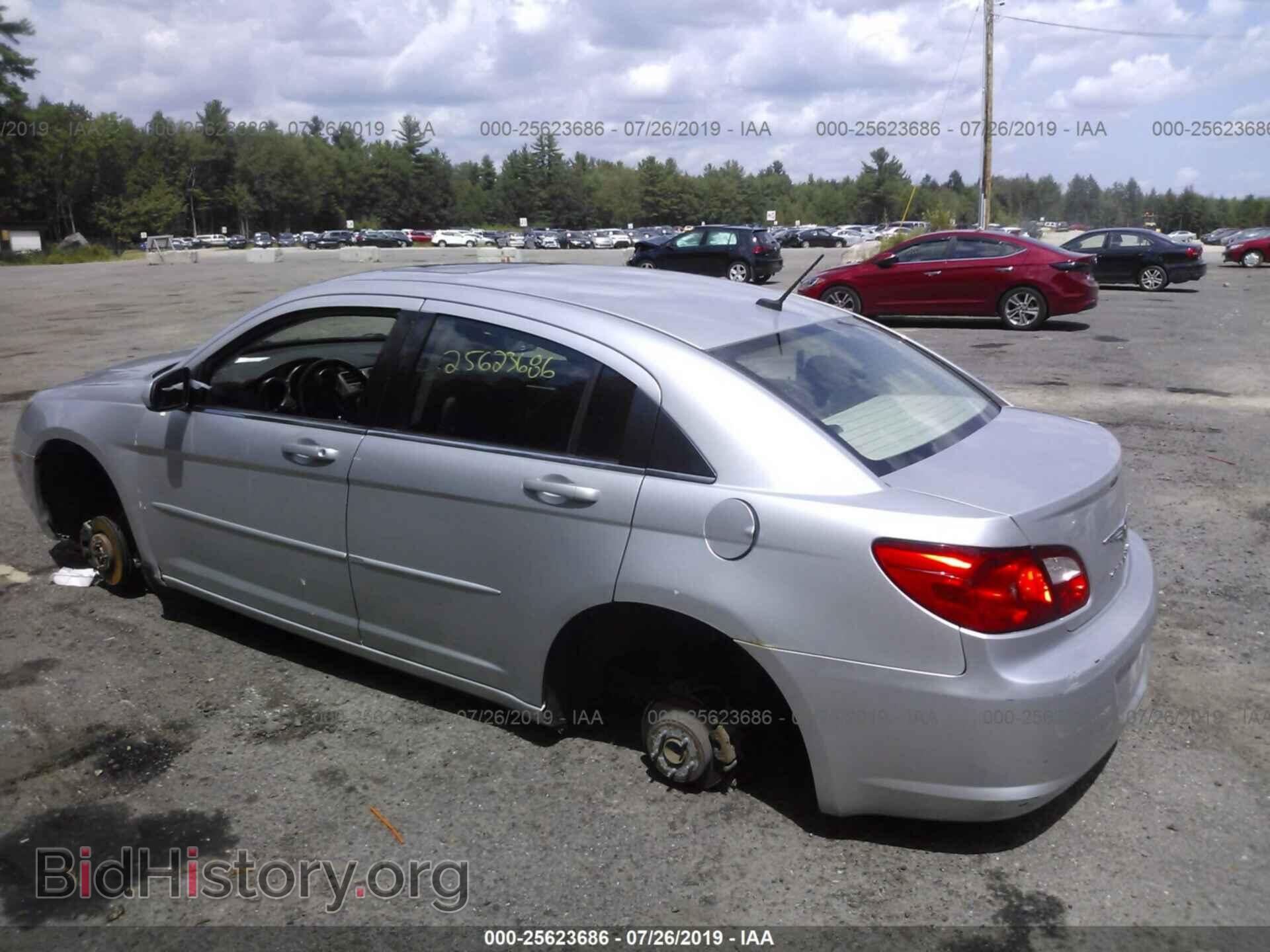 2010 CHRYSLER SEBRING - VIN: 1C3CC5FD9AN196931 - Фото 3