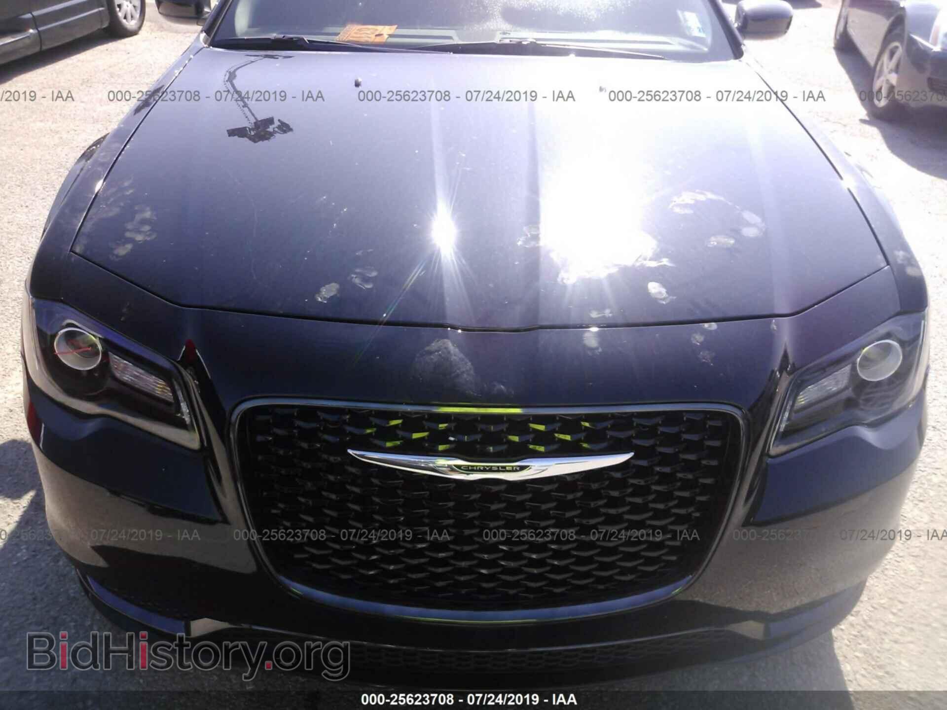 2019 CHRYSLER 300 - VIN: 2C3CCAAG1KH589939 - Фото 6
