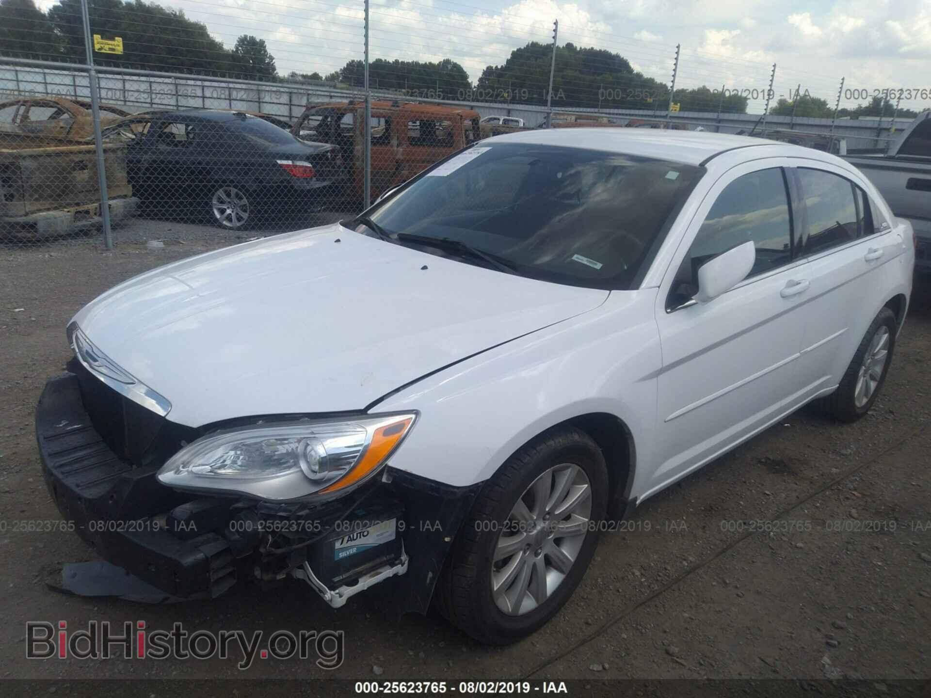 2013 CHRYSLER 200 - VIN: 1C3CCBBB5DN721619 - Photo 2