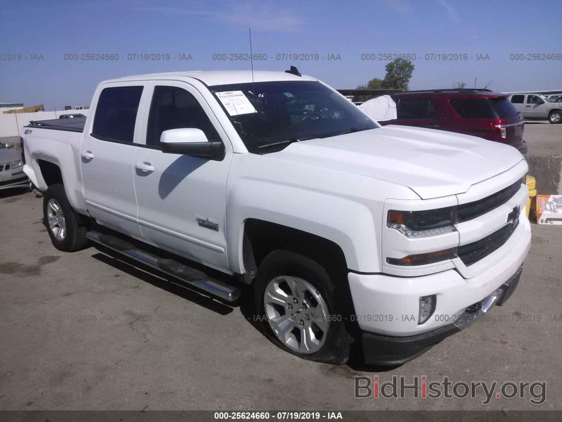 Photo 3GCUKREC8JG497010 - CHEVROLET SILVERADO 2018