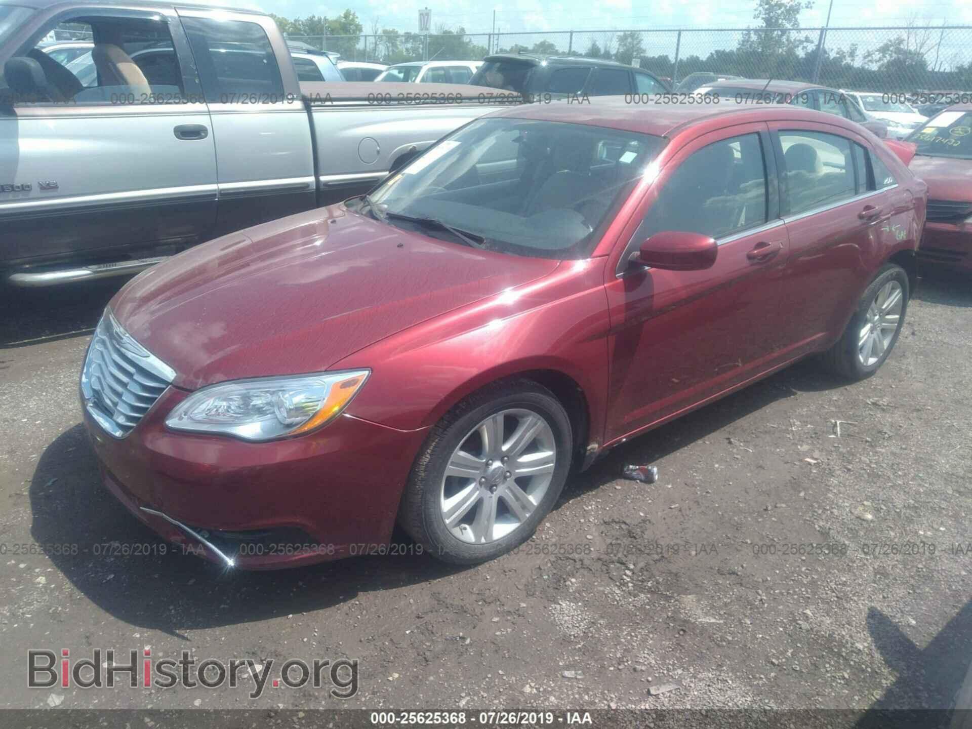 2013 CHRYSLER 200 - VIN: 1C3CCBAB0DN669219 - Photo 2