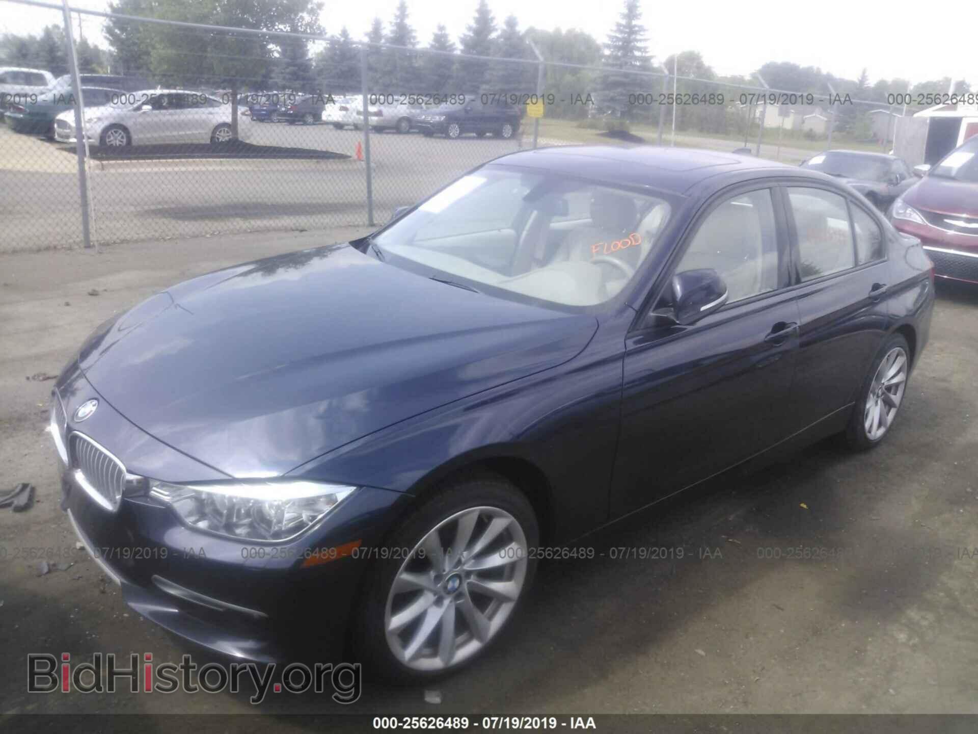 2013 BMW 328 - VIN: WBA3B3C51DJ898895 - Фото 2