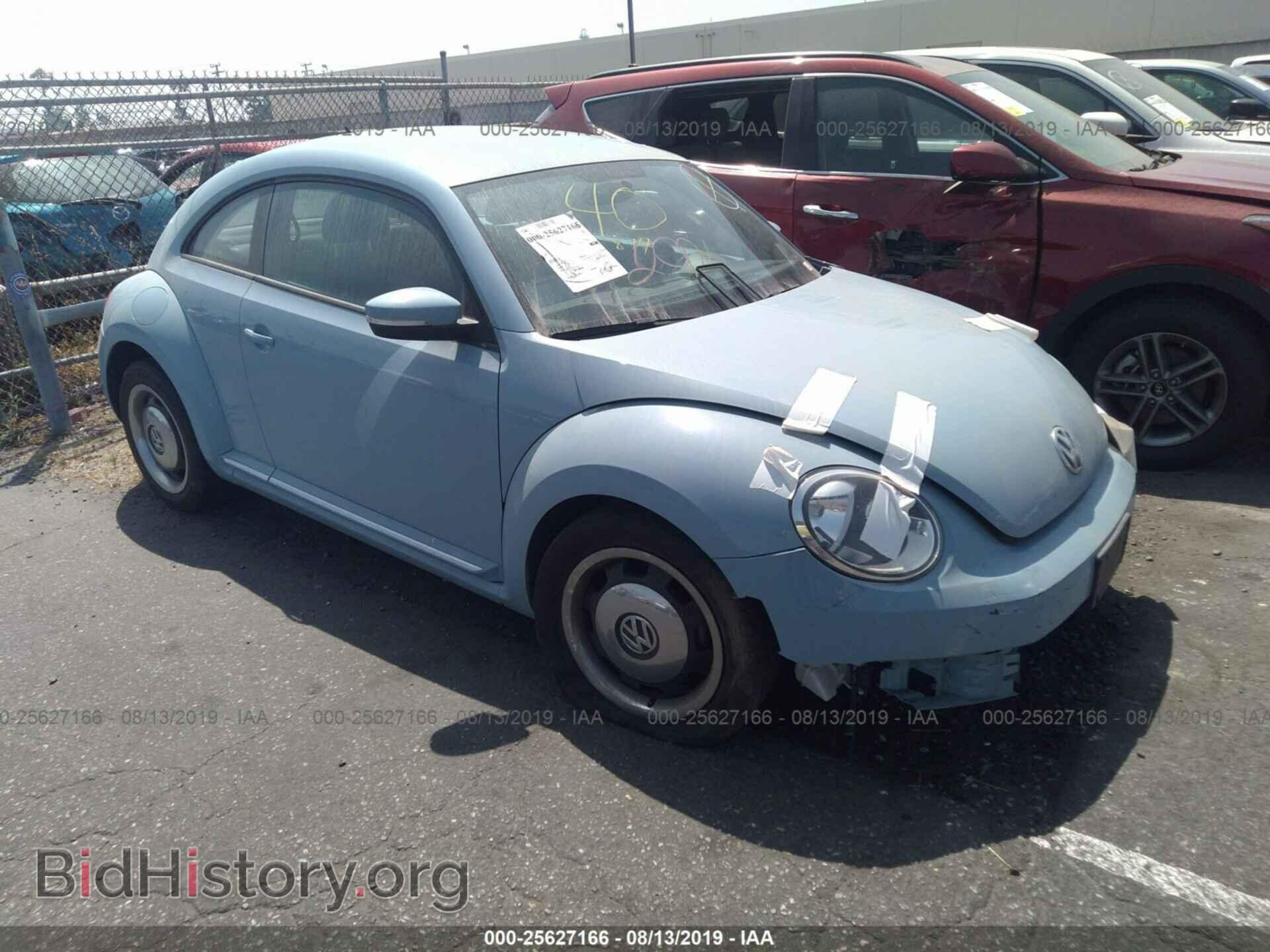 Photo 3VWJP7ATXCM653743 - VOLKSWAGEN BEETLE 2012