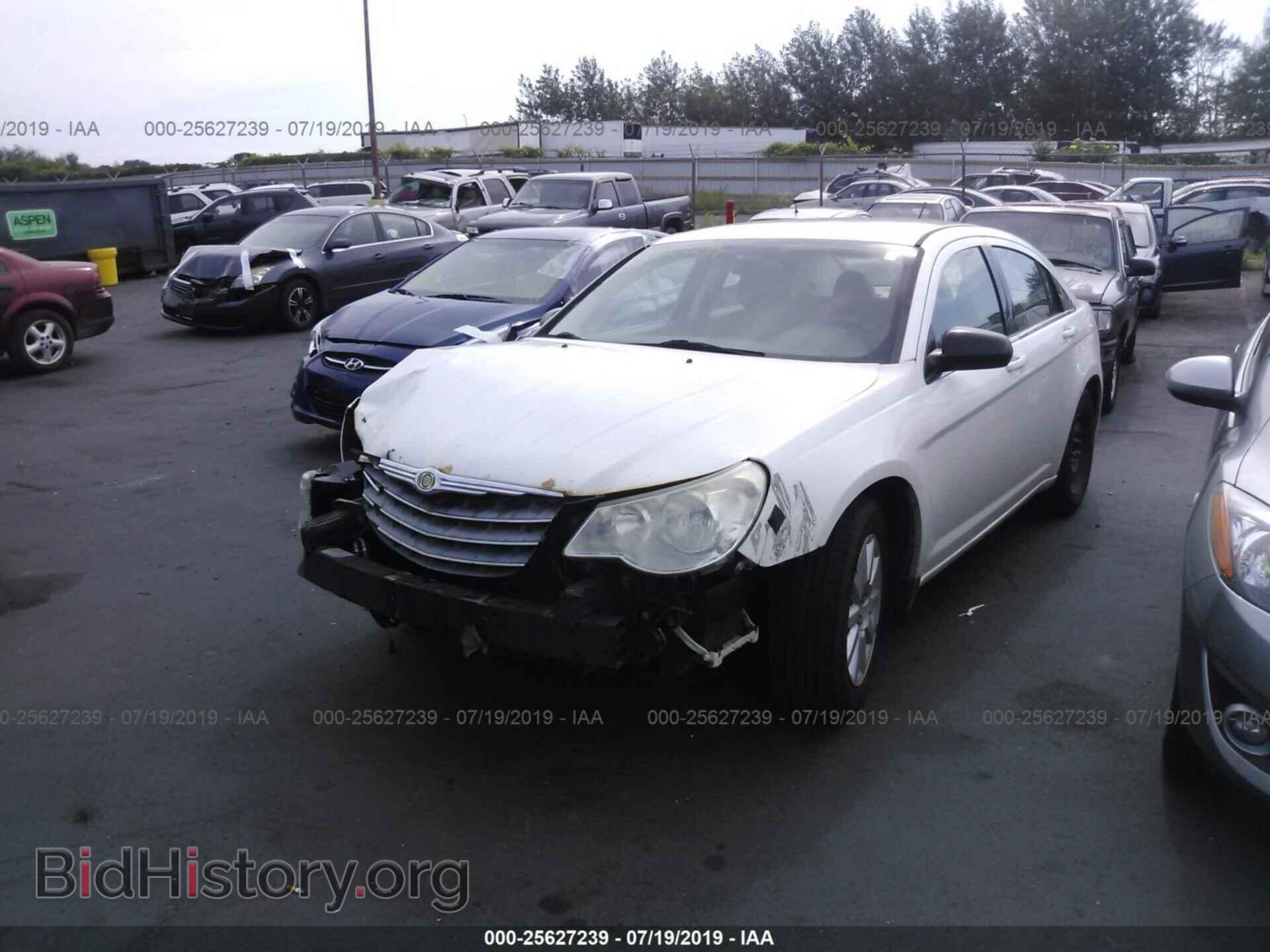 2008 CHRYSLER SEBRING - VIN: 1C3LC46K28N188947 - Фото 2