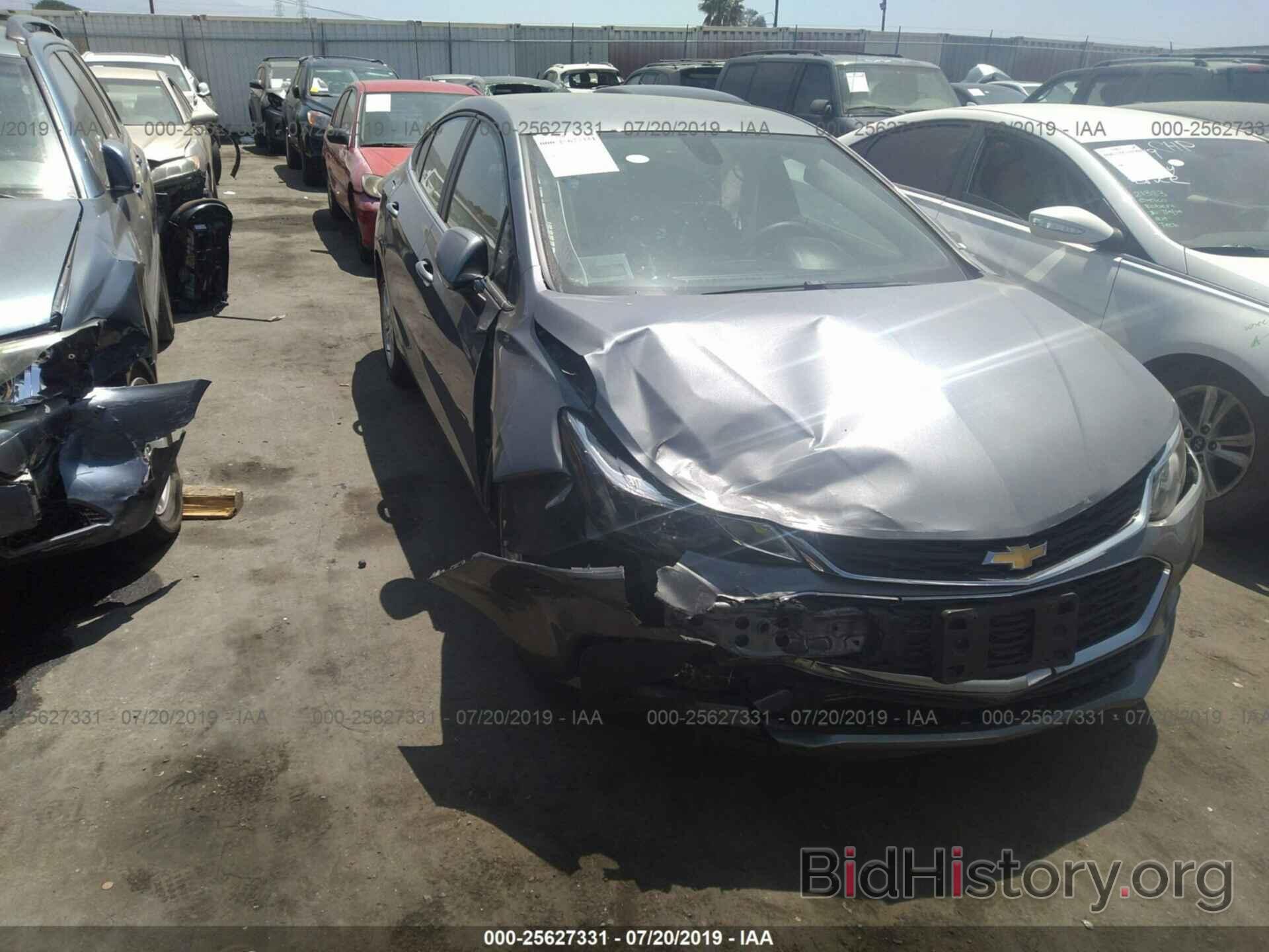 Photo 1G1BE5SM9J7144008 - CHEVROLET CRUZE 2018