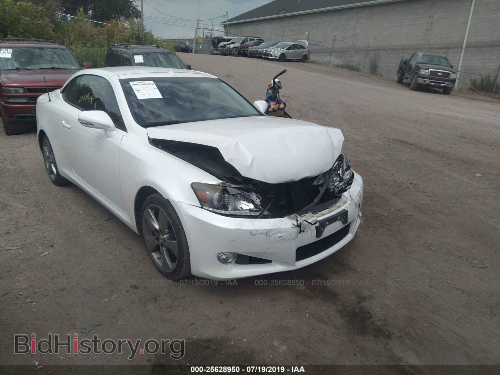 Фотография JTHFE2C20B2506311 - LEXUS IS 2011
