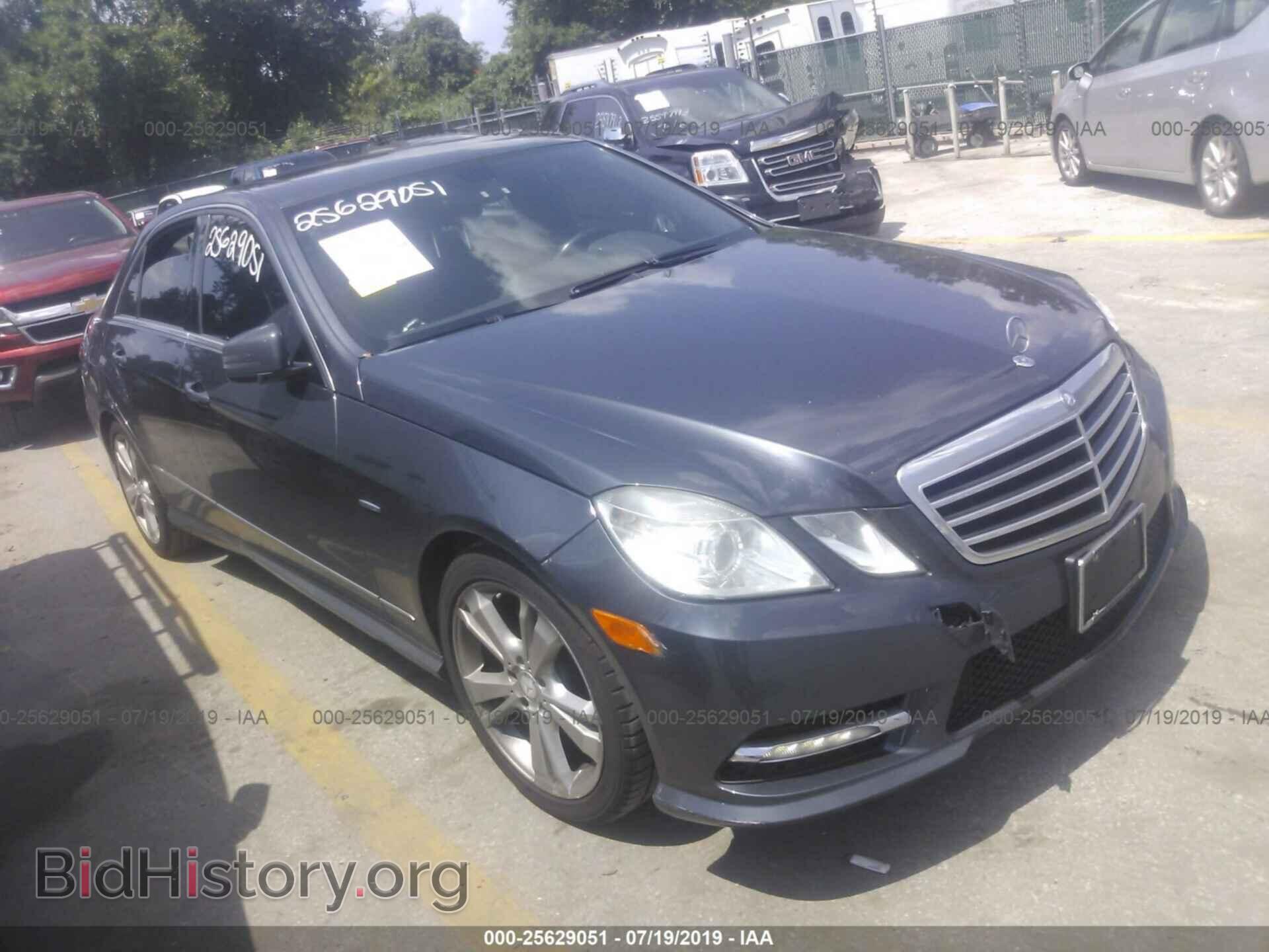 Photo WDDHF8JB5CA560424 - MERCEDES-BENZ E 2012