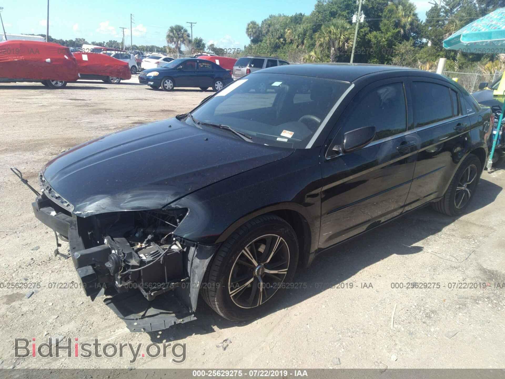2012 CHRYSLER 200 - VIN: 1C3CCBAB6CN201574 - Фото 2