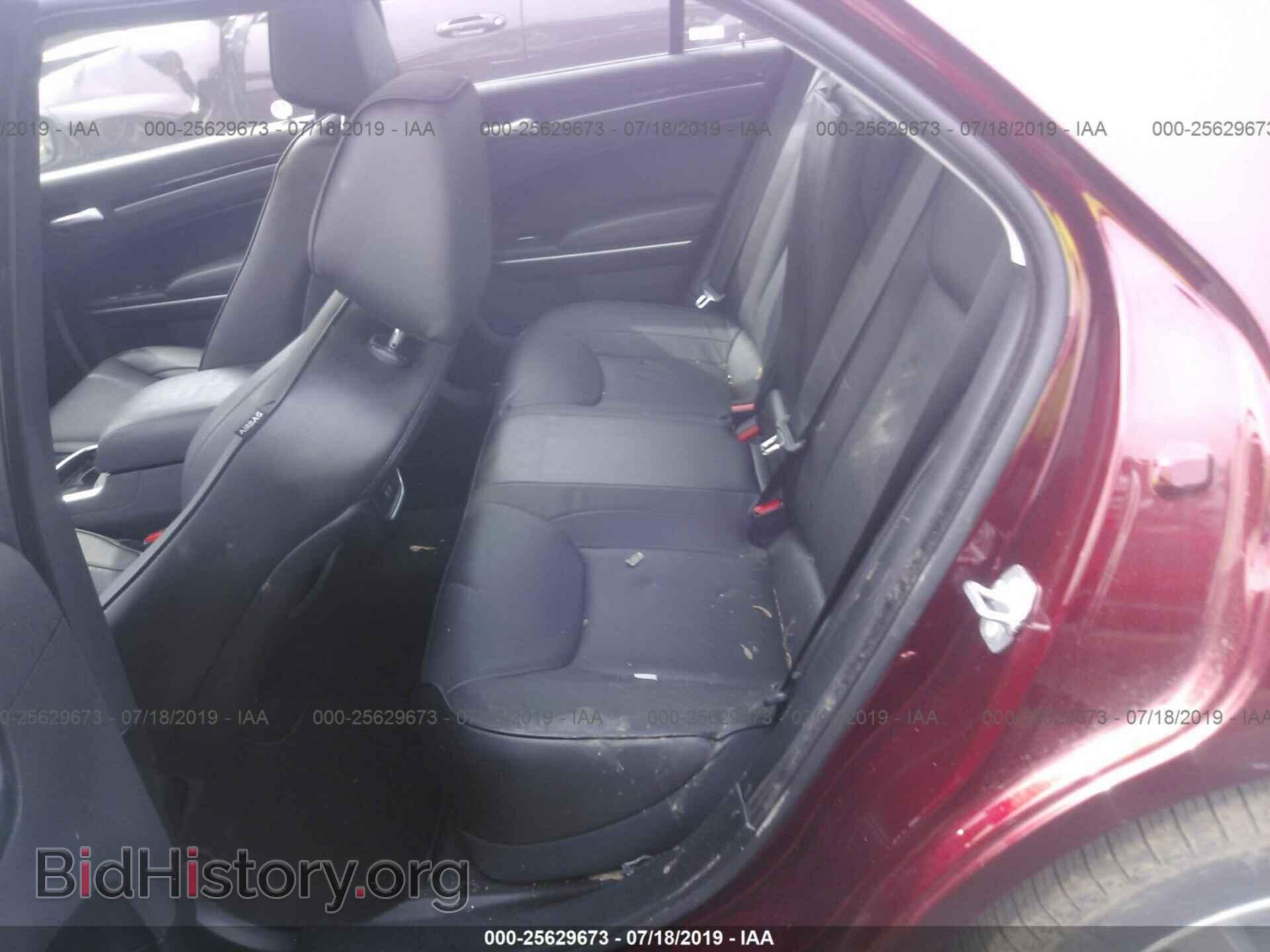 2019 CHRYSLER 300 - VIN: 2C3CCAKG2KH586630 - Фото 8