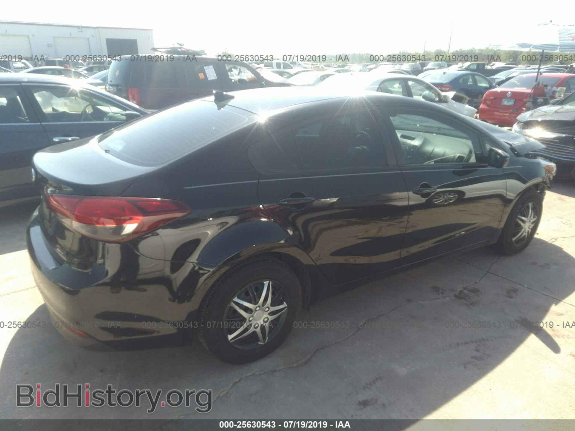 2017 KIA FORTE - VIN: 3KPFK4A72HE057701 - Photo 4