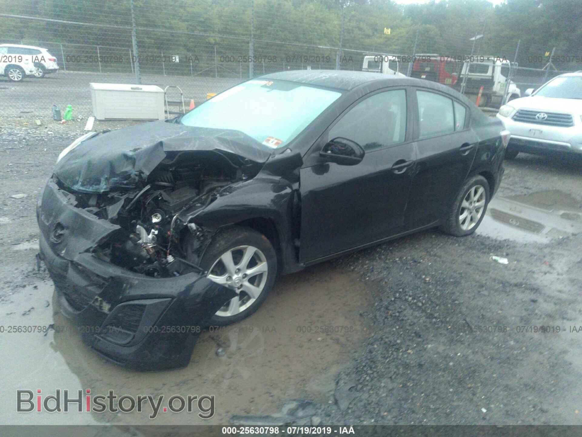 2011 MAZDA 3 - VIN: JM1BL1VG0B1375962 - Photo 2