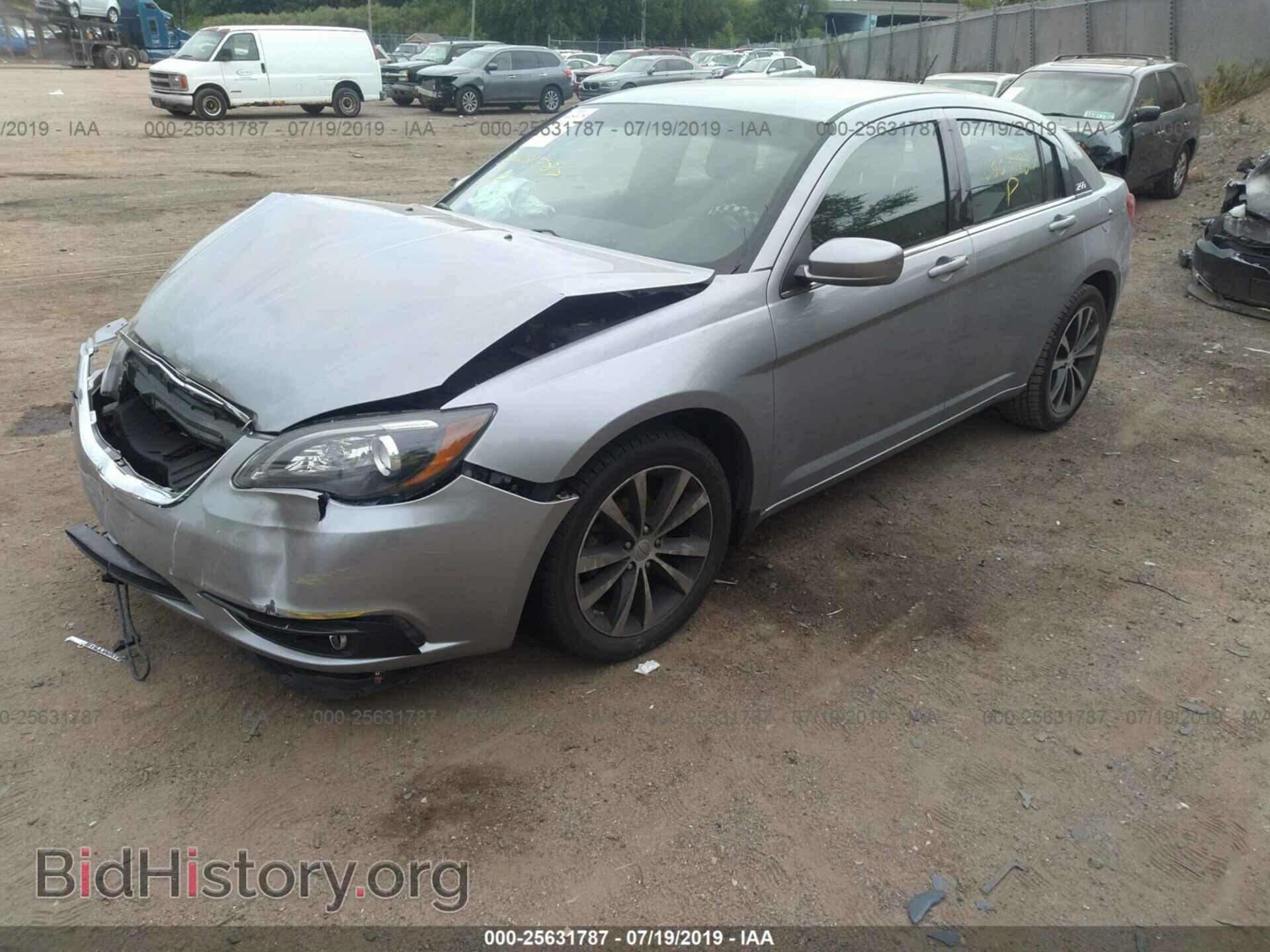 2014 CHRYSLER 200 - VIN: 1C3CCBBG4EN184979 - Фото 2