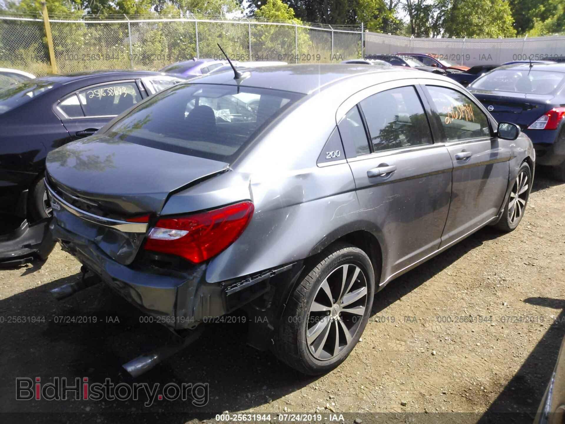 2013 CHRYSLER 200 - VIN: 1C3CCBCG0DN737172 - Фото 4