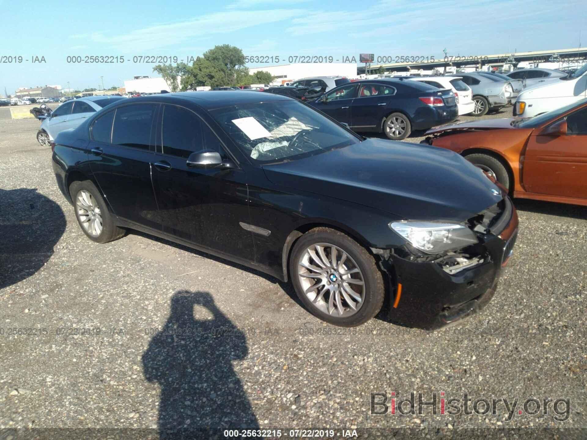 Photo WBAYB6C54DD223709 - BMW 750 2013