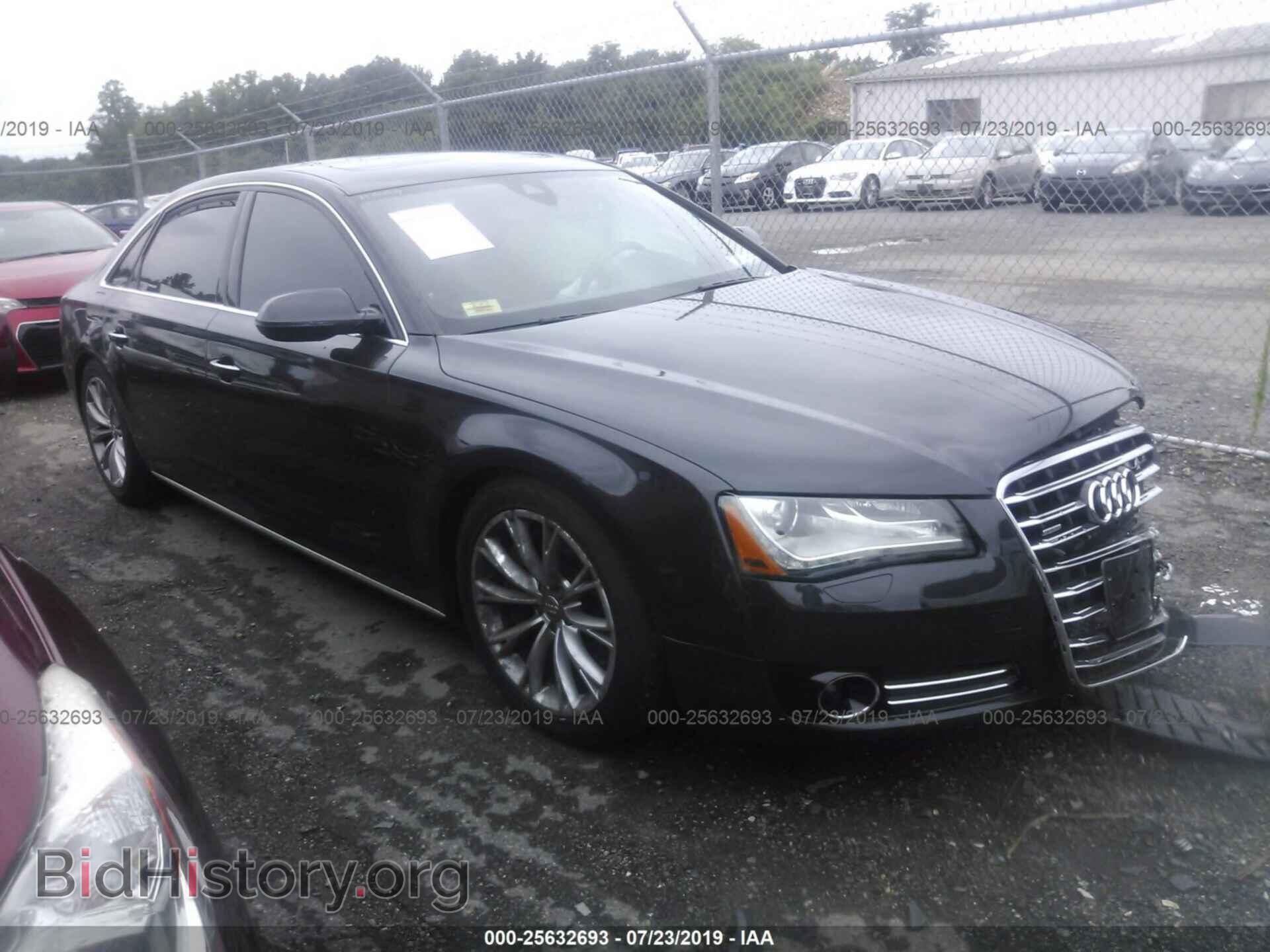 Photo WAURVAFD5BN013564 - AUDI A8 2011