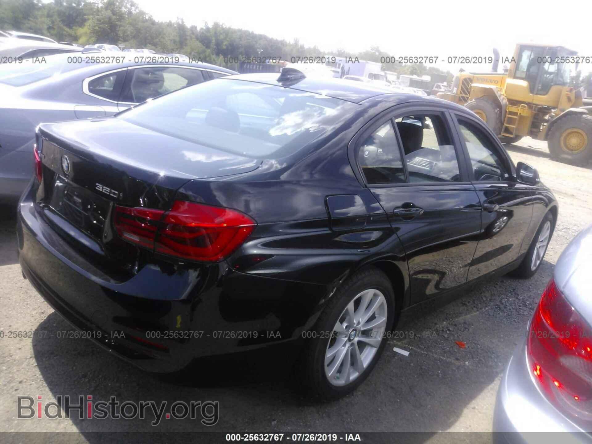 2017 BMW 320 - VIN: WBA8A3C58HK691476 - Photo 4