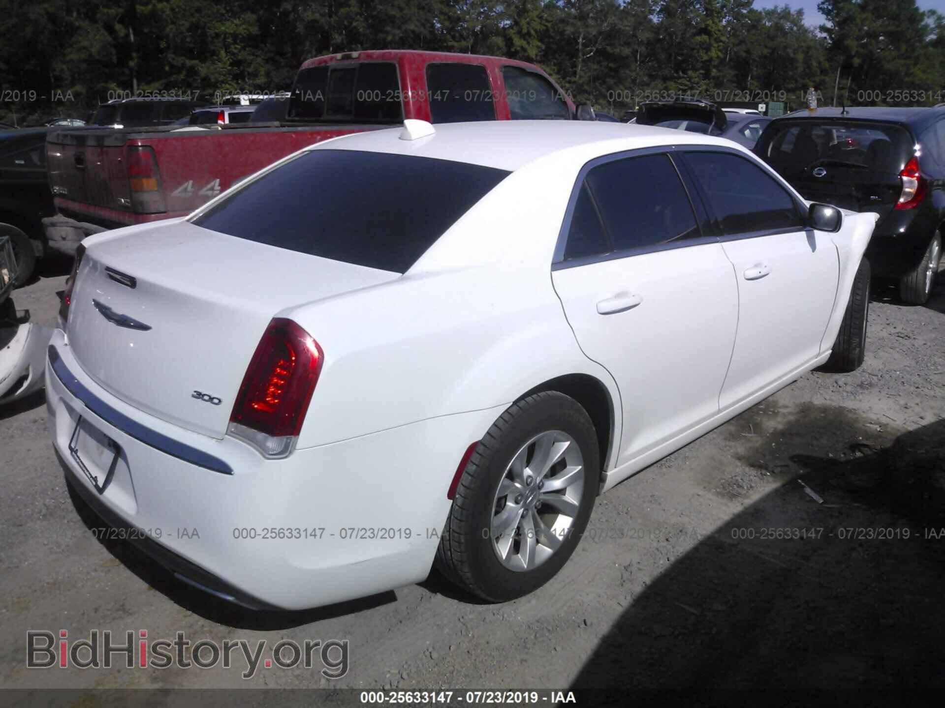 2015 CHRYSLER 300 - VIN: 2C3CCAAG7FH818114 - Фото 4