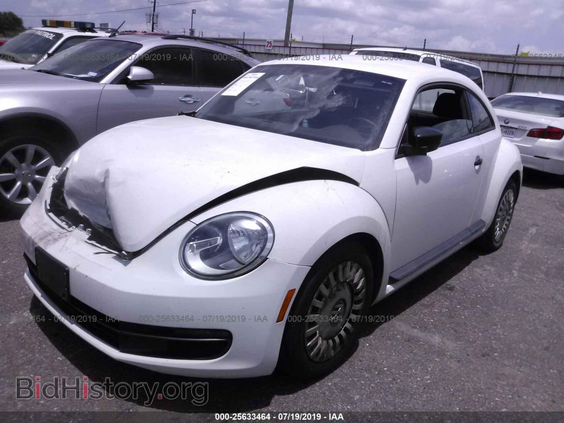 2013 VOLKSWAGEN BEETLE - VIN: 3VWFP7AT9DM644975 - Фото 2
