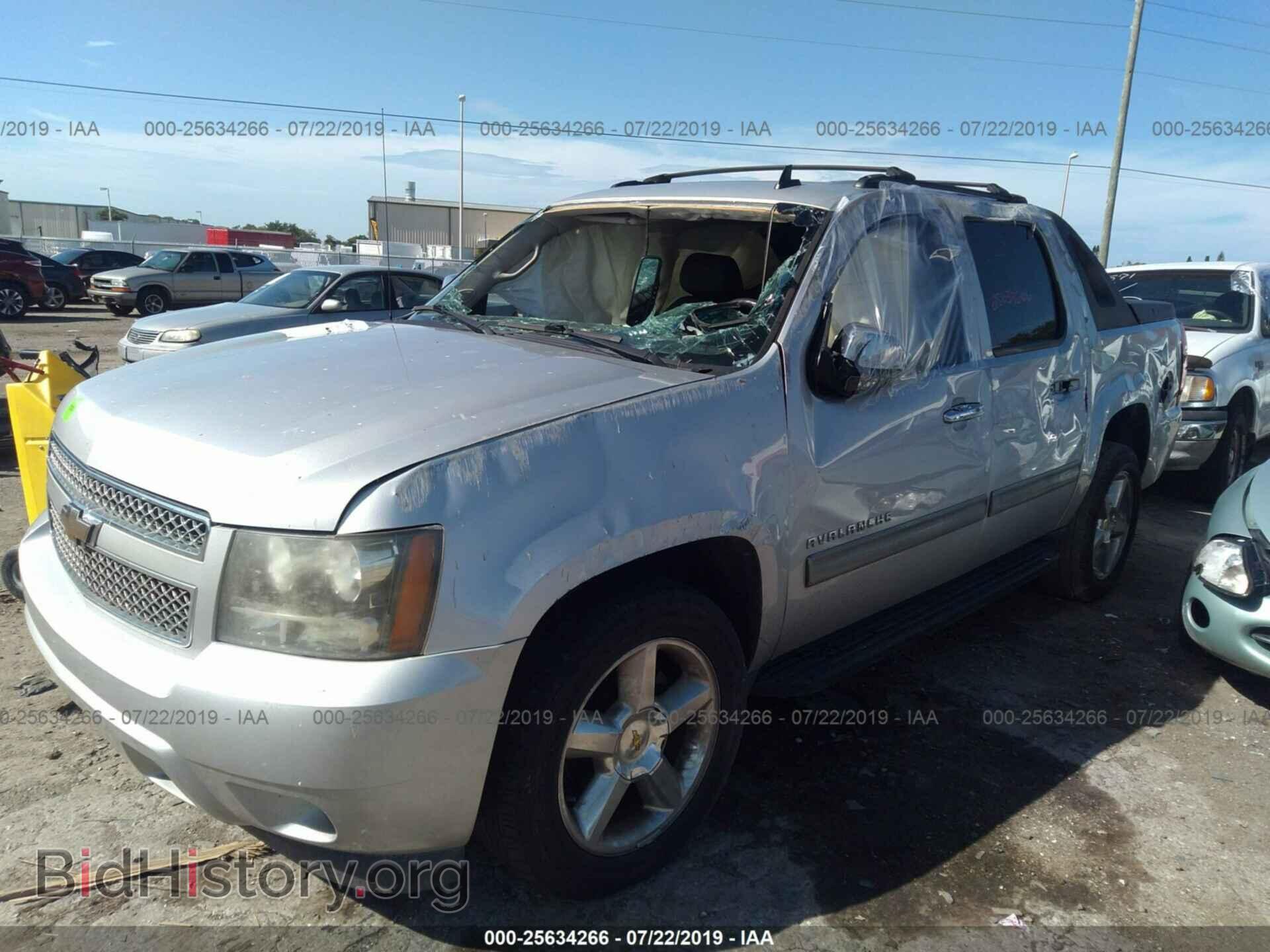 2011 CHEVROLET AVALANCHE - VIN: 3GNMCFE07BG406299 - Фото 2
