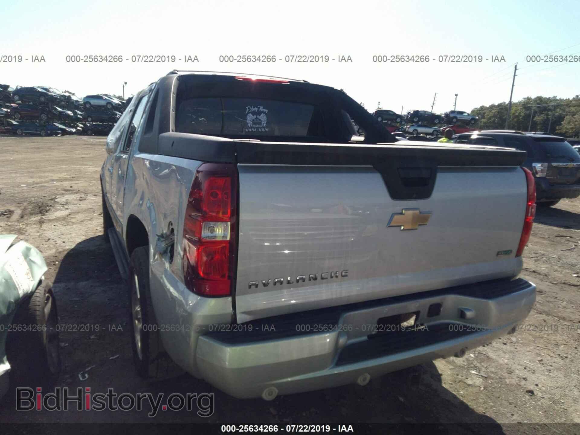 2011 CHEVROLET AVALANCHE - VIN: 3GNMCFE07BG406299 - Фото 3