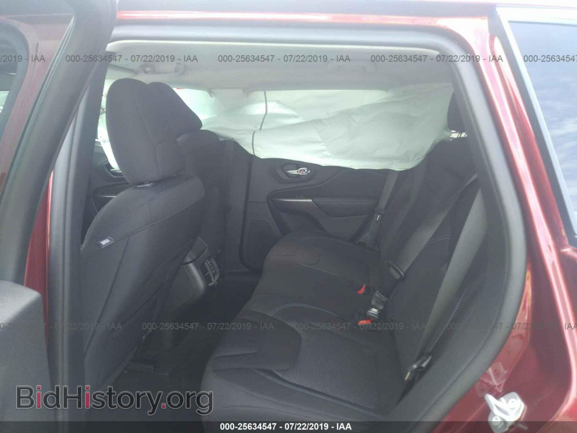 2019 JEEP CHEROKEE - VIN: 1C4PJLCBXKD339970 - Фото 8
