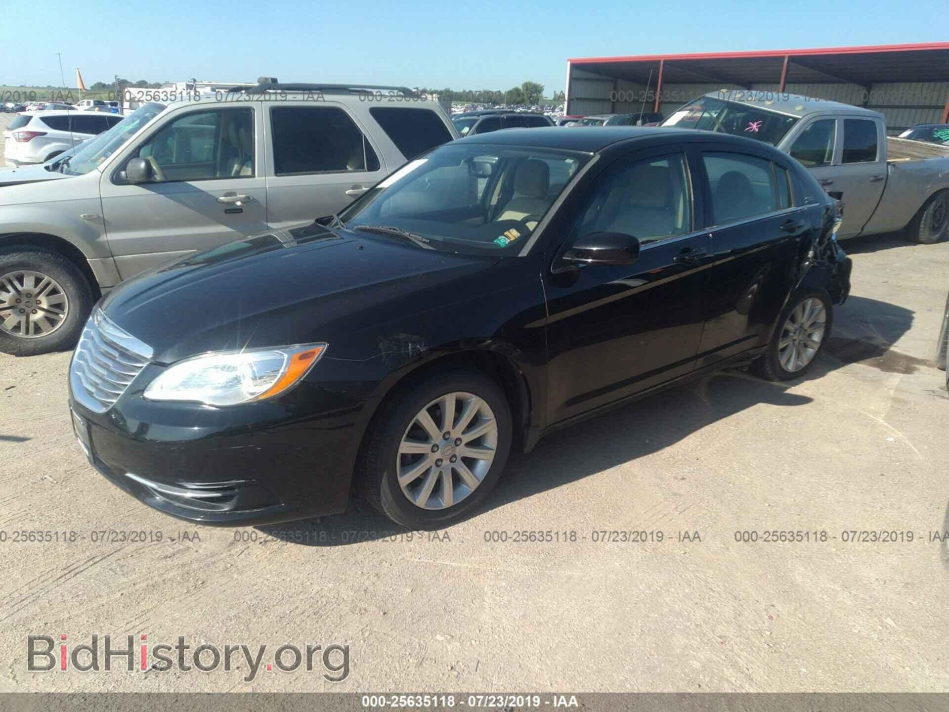2013 CHRYSLER 200 - VIN: 1C3CCBBB5DN597786 - Фото 2