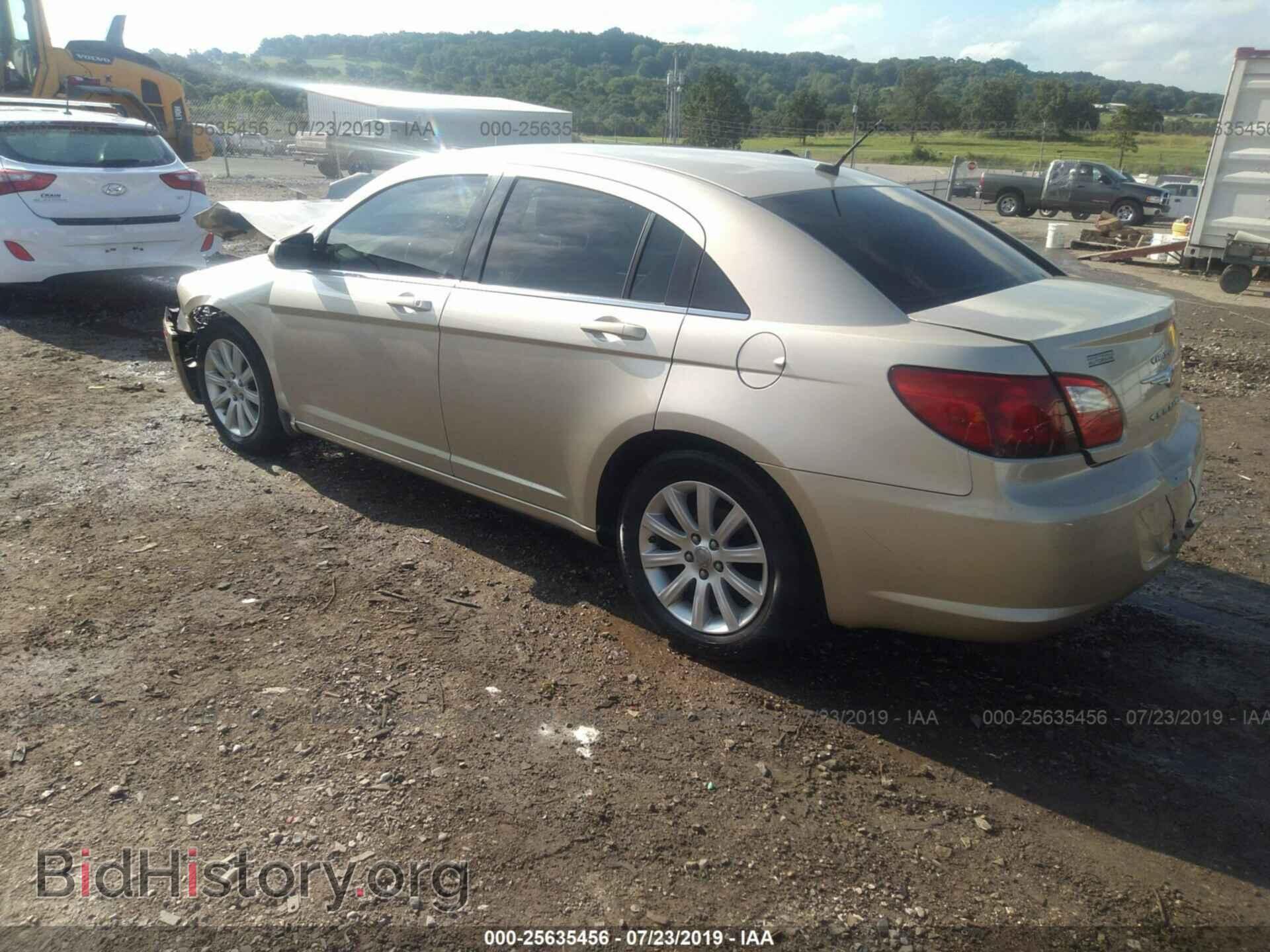 2010 CHRYSLER SEBRING - VIN: 1C3CC5FB4AN110584 - Фото 3