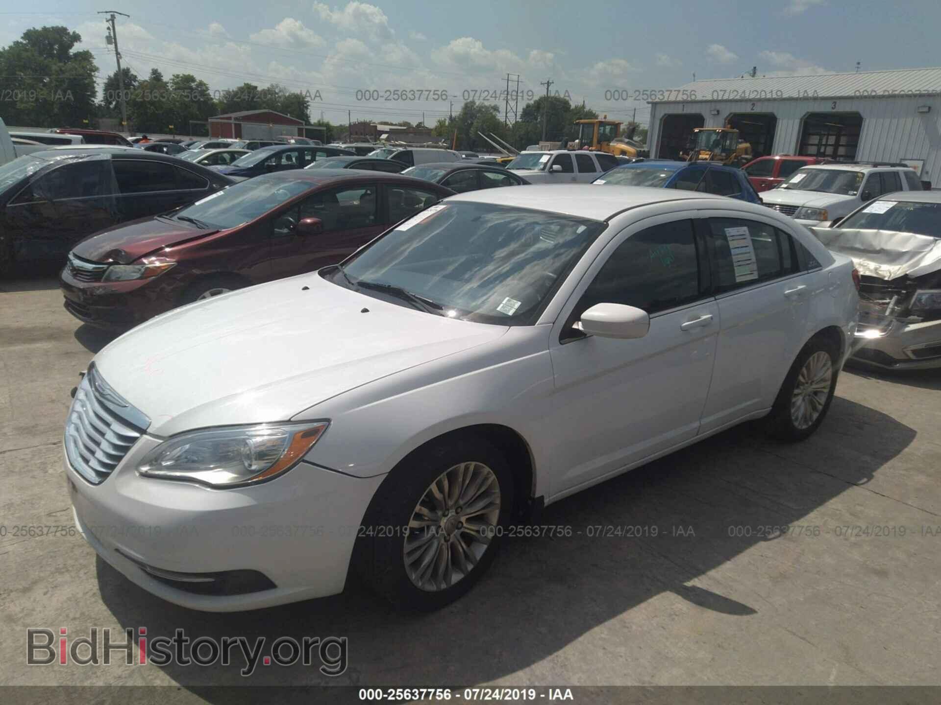 2012 CHRYSLER 200 - VIN: 1C3CCBAB3CN117440 - Фото 2