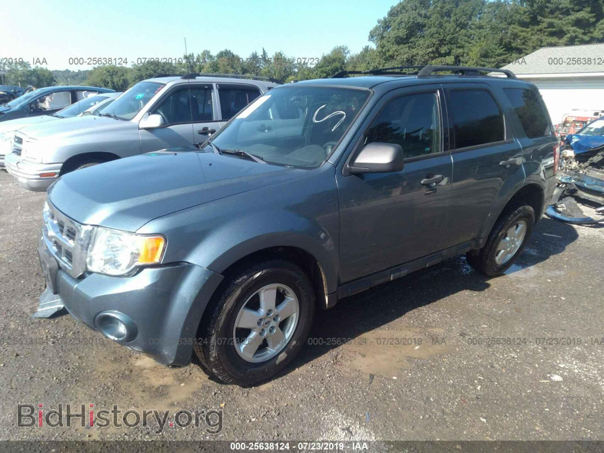 2011 FORD ESCAPE - VIN: 1FMCU0D75BKA54406 - Фото 2