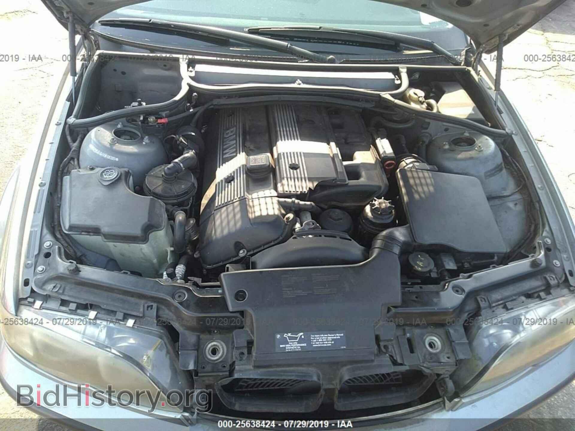 2004 BMW 330 - VIN: WBAEV53464KM38385 - Фото 10