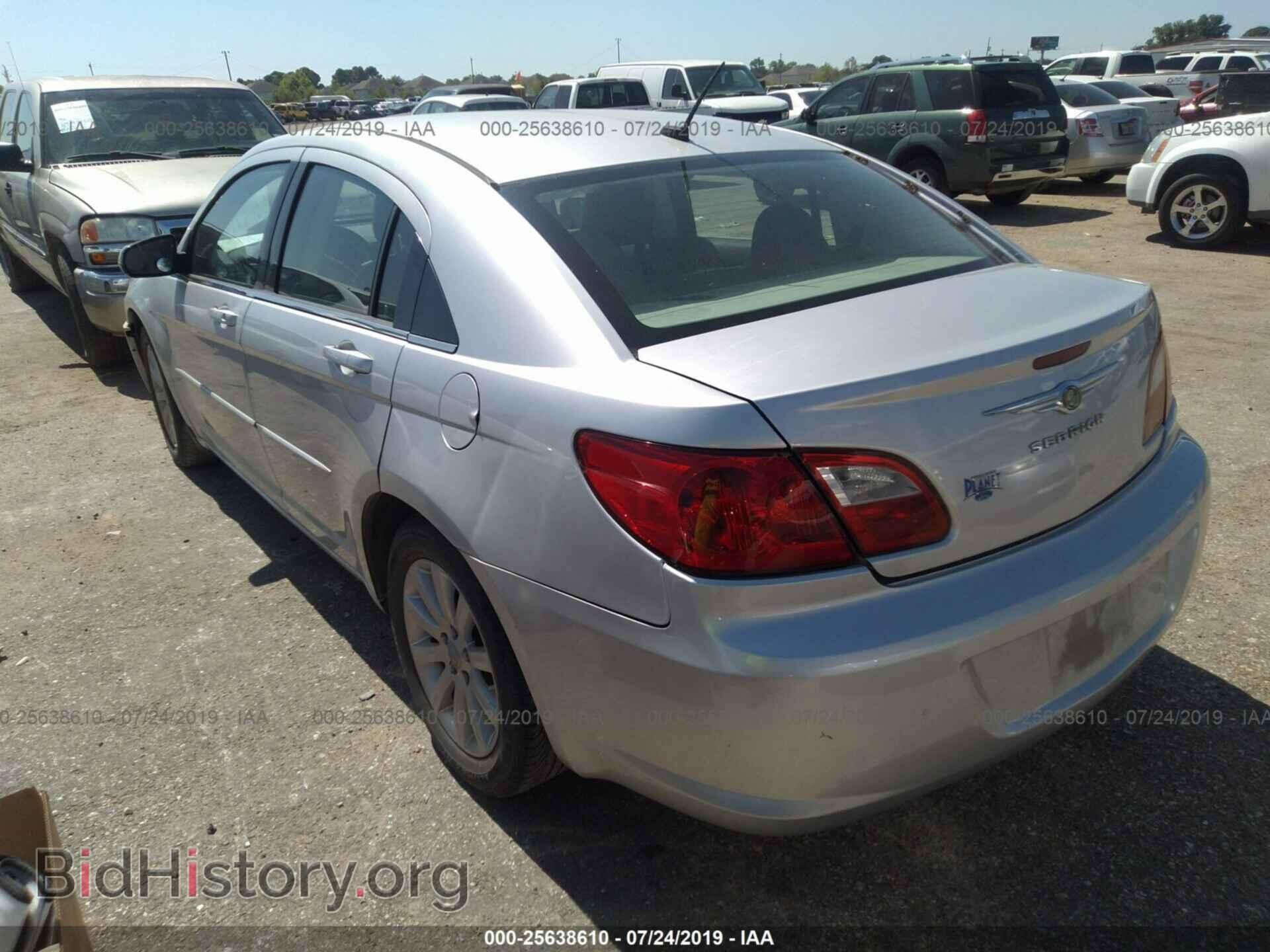 2010 CHRYSLER SEBRING - VIN: 1C3CC5FB9AN126876 - Фото 3