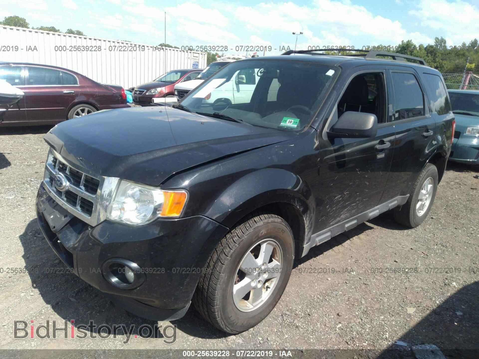 2011 FORD ESCAPE - VIN: 1FMCU9DG4BKA41117 - Фото 2